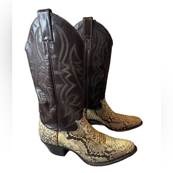 Justin Boots Shoes - Justin cowboy boots on 2 tone leather in great shape